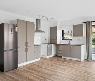 3 bedroom apartment to rent - Photo 5