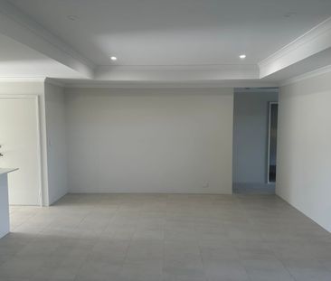Stylish & Modern 4x2 Family Home - Photo 1