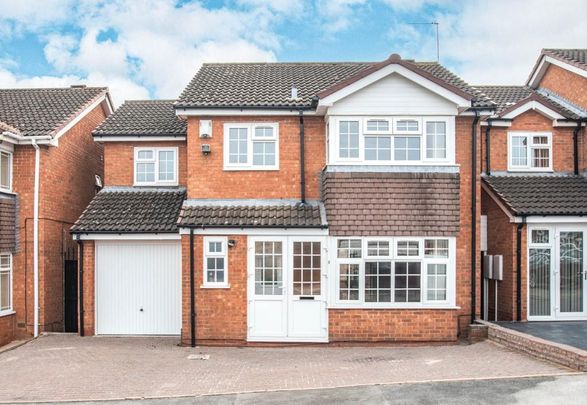 4 bedroom detached house to rent - Photo 1