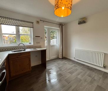 2 bedroom semi-detached house to rent - Photo 6