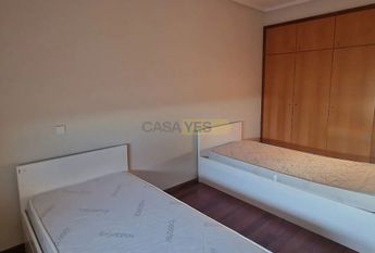 Apartment T3 in Lordelo do Ouro e Massarelos, Porto