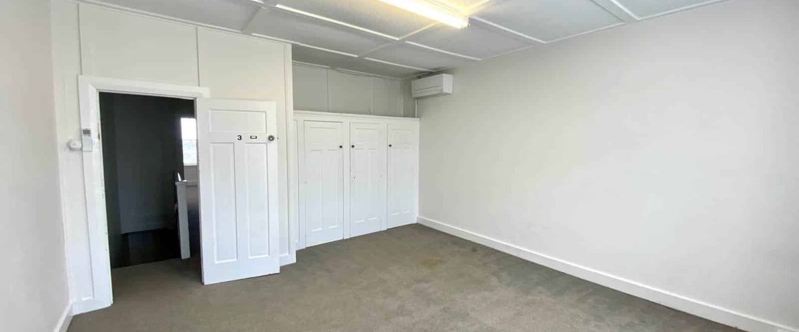 A six pack with your mates - Photo 1