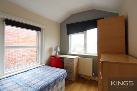 6 bedroom terraced house to rent - Photo 2