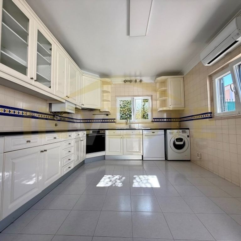 4 room luxury House for rent in Bairro da Martinha (Estoril), Cascais e Estoril, Cascais, Lisbon - Photo 1