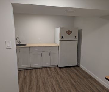 For Lease - 63 Pelham Road Unit# 5 - RM 2, St. Catharines, Ontario - Photo 4