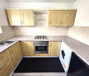 2 bedroom flat to rent - Photo 4