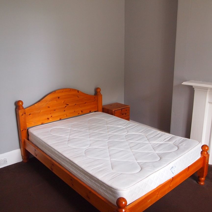 3 Bed Flat, Marchmont Crescent, EH9 - Photo 1