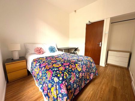 7 Bed Terraced House, Kenmare Road, L15 - Photo 4