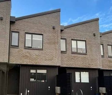 Spacious Two Bedroom Property in Westgate - Photo 2