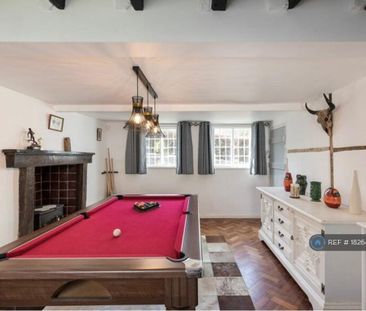 5 bedroom detached house to rent - Photo 2