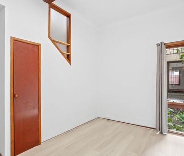 Excellent 5 Bedroom Home in a Great Location - Photo 6