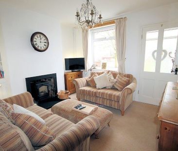2 bedroom terraced house to rent - Photo 4
