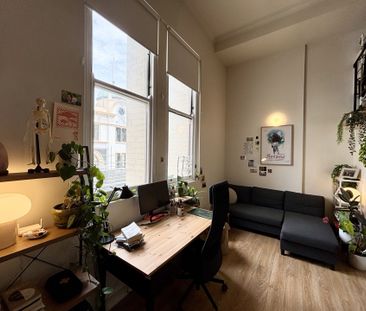 SPACIOUS LARGE TWIN SHARE ONE BEDROOM LOFT STYLE AT BROADWAY - Photo 6