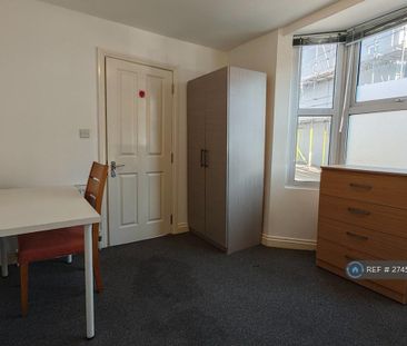 6 bedroom end of terrace house to rent - Photo 5