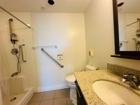 For Lease - 11211 Yonge Street Unit# 386, Richmond Hill, Ontario - Photo 2