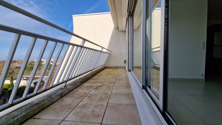 Appartement 3 Pièces + Balcons – Piscine – Tennis – Parc - Photo 2