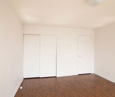 1975 Maisonneuve Blvd West - Photo 2