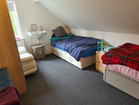 Foxley Lane, CR8, Property for rent - Photo 2