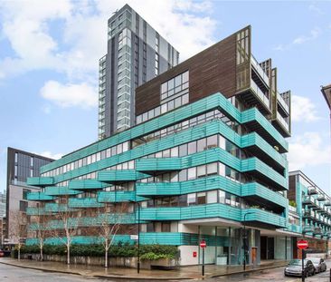 A well laid out modern one bedroom apartment set on the fourth floor of this popular portered block in Old Street. - Photo 1