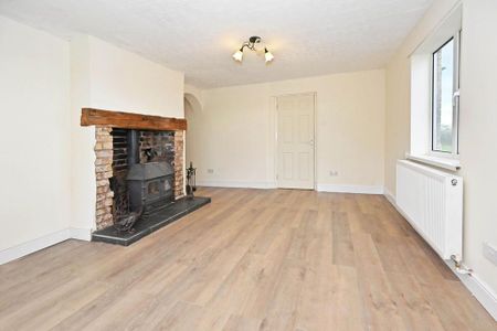 3 bedroom semi-detached house to rent - Photo 2