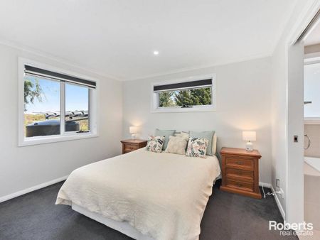 STUNNING SWANSEA - Photo 5