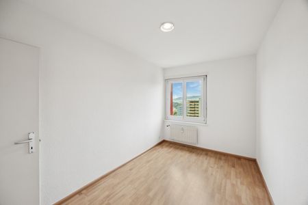 Bel appartement dans un cadre verdoyant - Photo 2