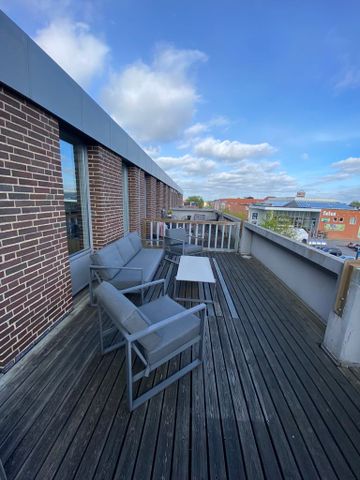 Øverste etage med stor privat altan - Foto 2