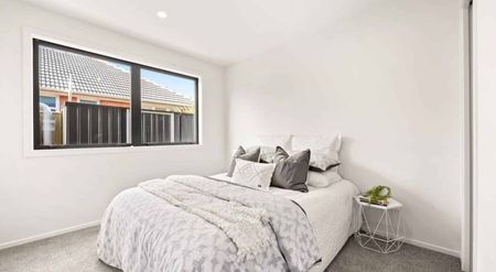 Brand new stylish house with great location - Photo 2