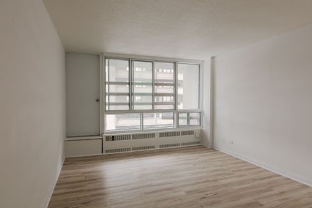 1975 Maisonneuve Blvd West - Photo 3