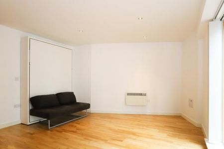 Studio to rent - Photo 2