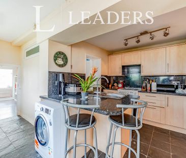 3 bedroom semi-detached house to rent - Photo 6