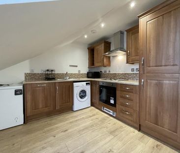 Cambridge Square, Middlesbrough - Photo 3