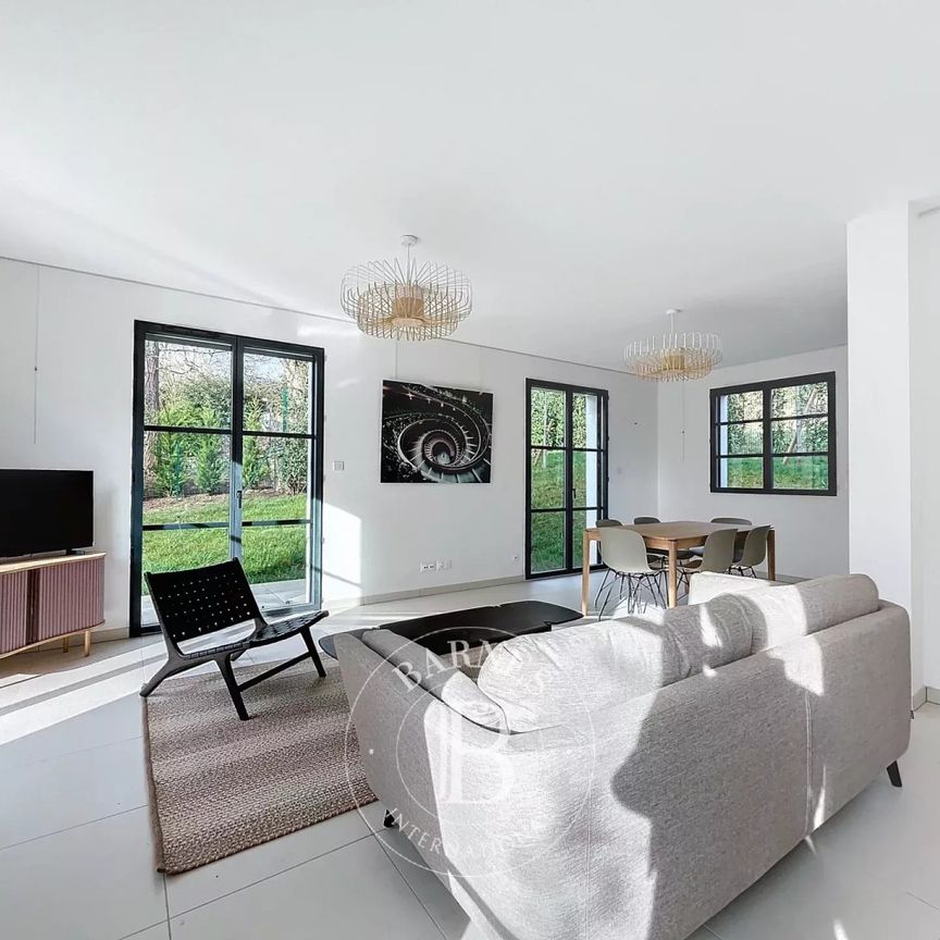 Tout savoir sur cette maison à La Celle-Saint-Cloud - Photo 1