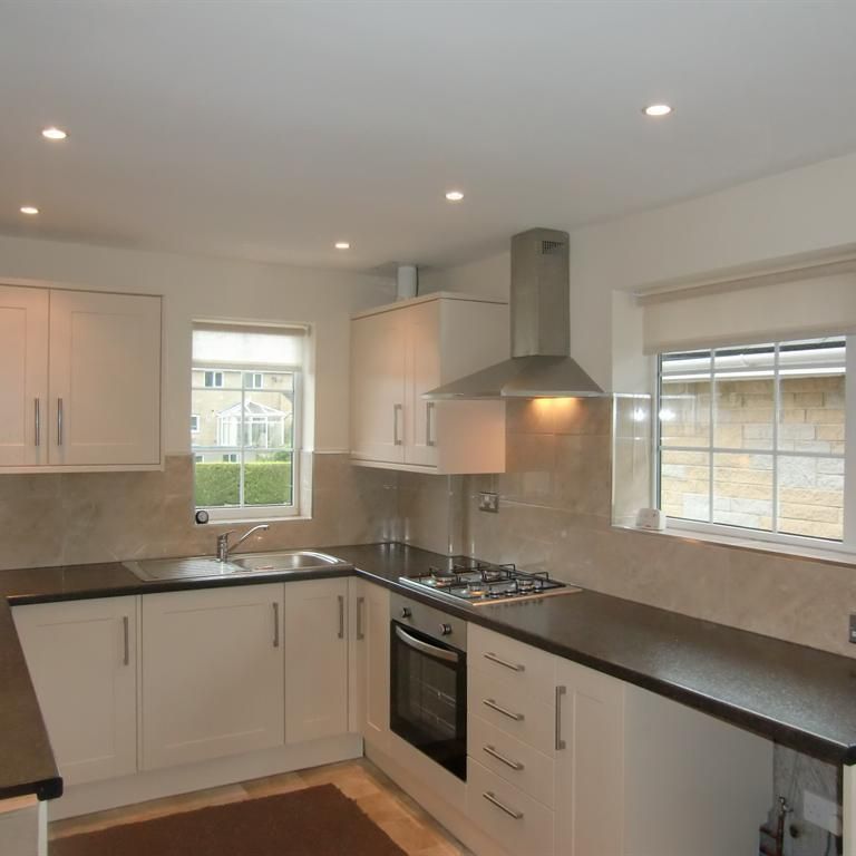2 bedroom detached bungalow to rent - Photo 1