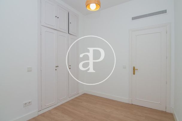 Penthouse for rent in Príncipe de Vergara - Photo 1