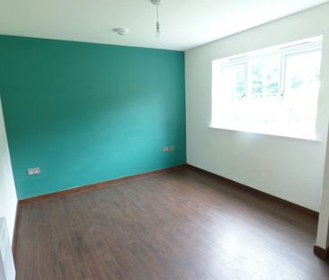 Flat to rent on - Photo 4