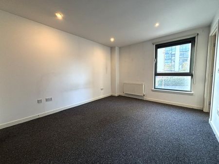 3 bedroom flat to rent - Photo 3