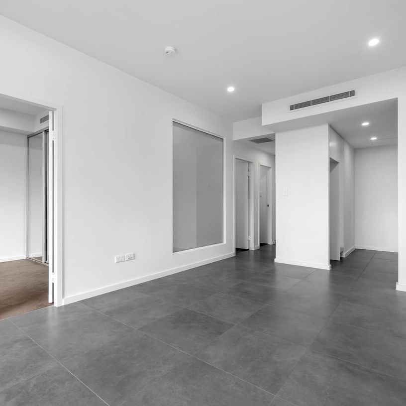 $600 per wk neg. - Photo 1