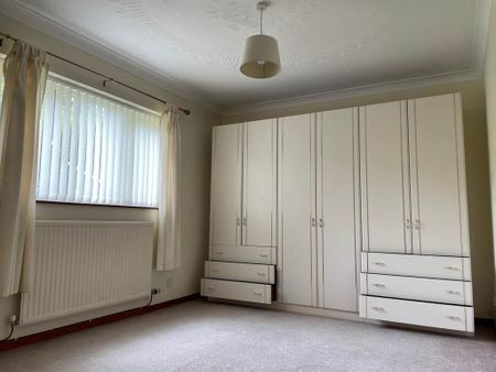 3 bedroom detached bungalow to rent - Photo 2