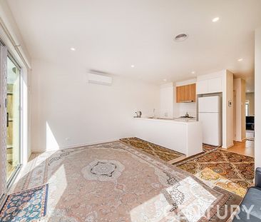 Family Home in a Peaceful Court Location - Photo 5
