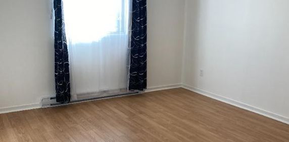 logement à louer 4 1/2 rénové - Photo 2