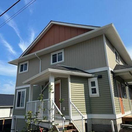 Brand New Beautiful 3 Storey Town Home! ONLY 4 OTHER UNITS Near Downto - Photo 1