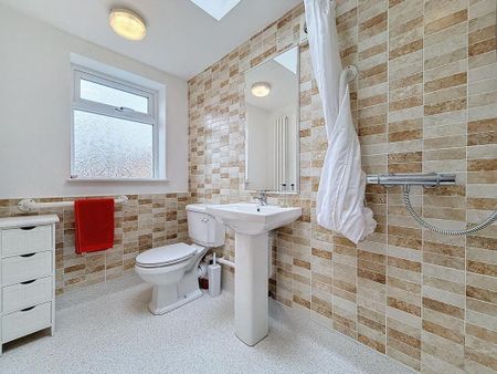 3 bedroom terraced house to rent - Photo 2