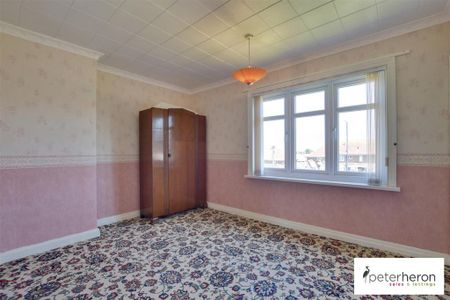 2 bedroom end of terrace house to rent - Photo 2