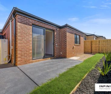 “NEWLY BUILT DREAM FAMILY HOME!” - Photo 3