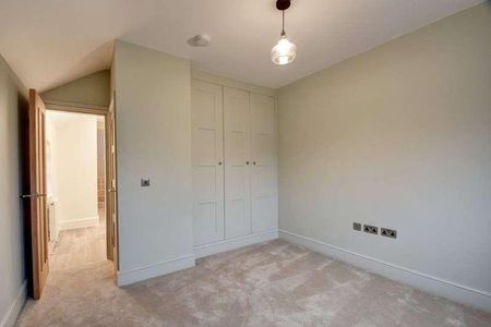 St. James's House, Harlow Moor Drive, Harrogate, North Yorkshire, HG2 - Photo 3