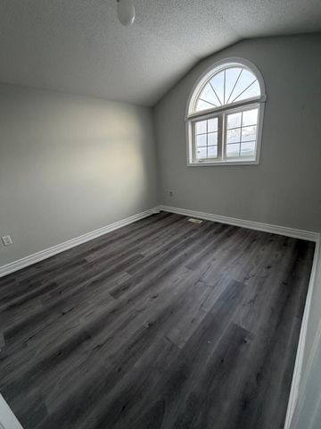 For Lease - 42 Patrick Drive, Barrie, Ontario - Photo 2