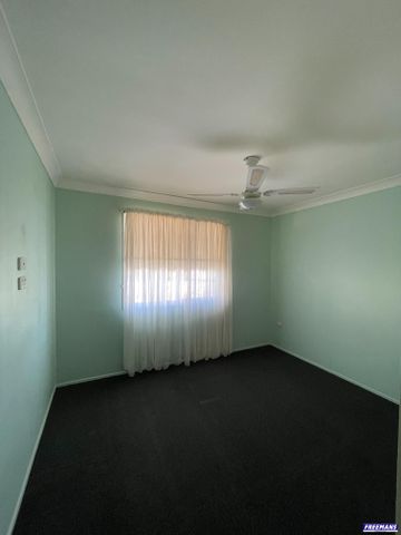Tidy Home in Close Proximity to Kingaroy Hospital - Photo 5