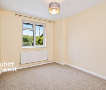 4 bedroom detached bungalow to rent - Photo 5