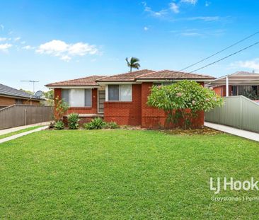 Renovated Three Bedroom Modern Home - Photo 2
